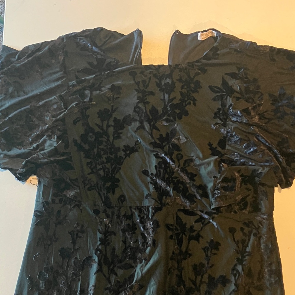 Velvet Maxi flowy Floral Dress - Black